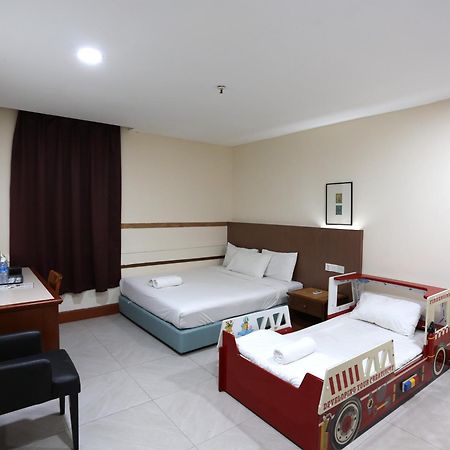 Hotel La Isra At Bukit Bintang Куала-Лумпур Экстерьер фото